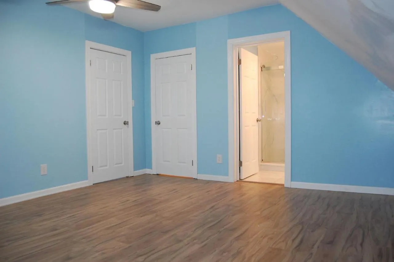 Newly Remodeled Apartment In Friendship/ Shadyside Pittsburgh