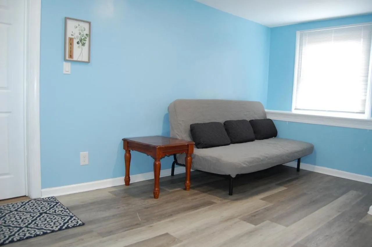 Newly Remodeled Apartment In Friendship/ Shadyside Pittsburgh