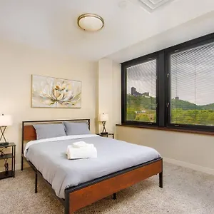  Apartment Sprawling Stadium Views Wonderful Location 24-7 Parking Gym Lounge